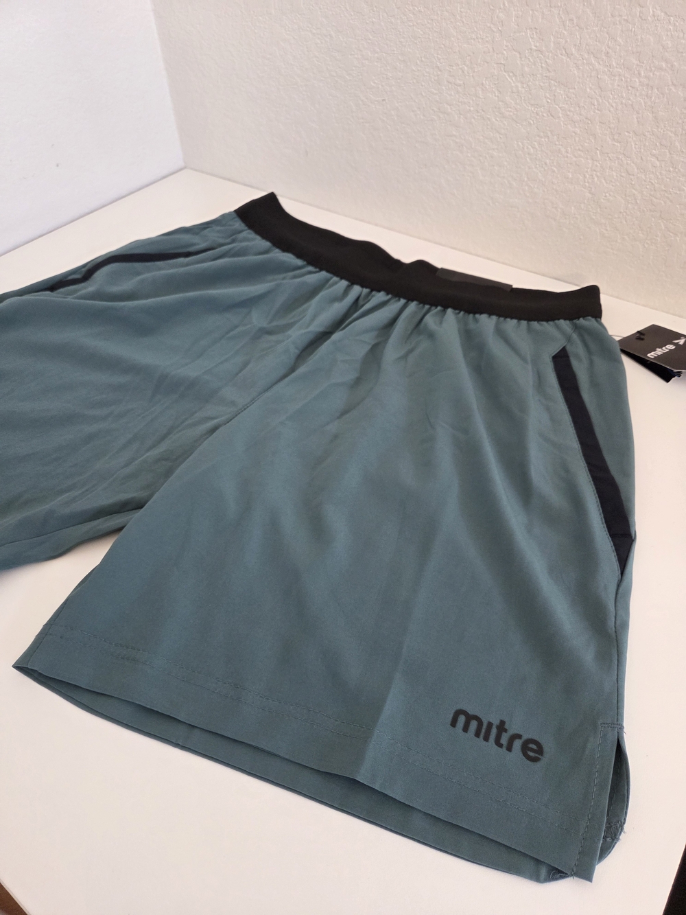Mitre Men's Performance Athletic Shorts Size Medium